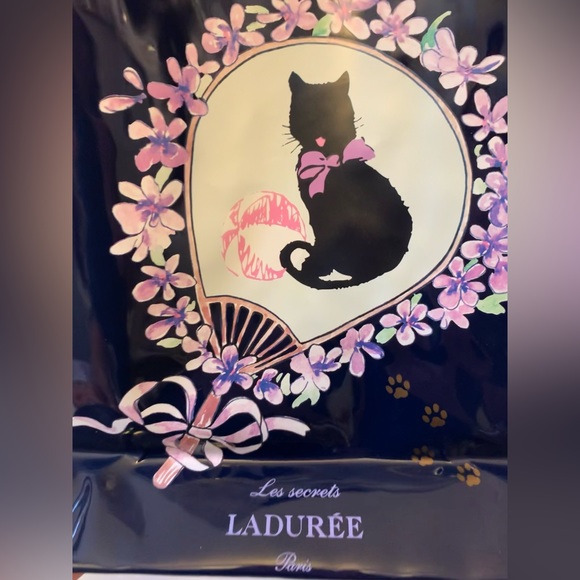 Rare Ladurée Paris Les Secrets Patent Navy Cat Large Tote Bag Hard to Find Print - Picture 9 of 15